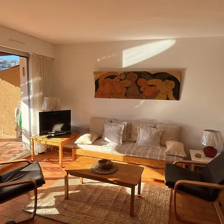 De Charme A Saint-clair : Terrasse, Proche Plage Et Commodites - Fr-1-677-44 Le Lavandou